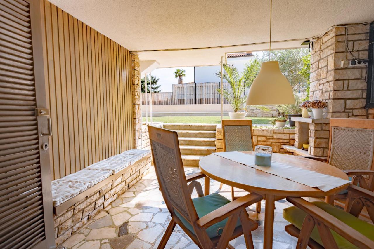 Residence Pecek Novigrad Istria Kültér fotó
