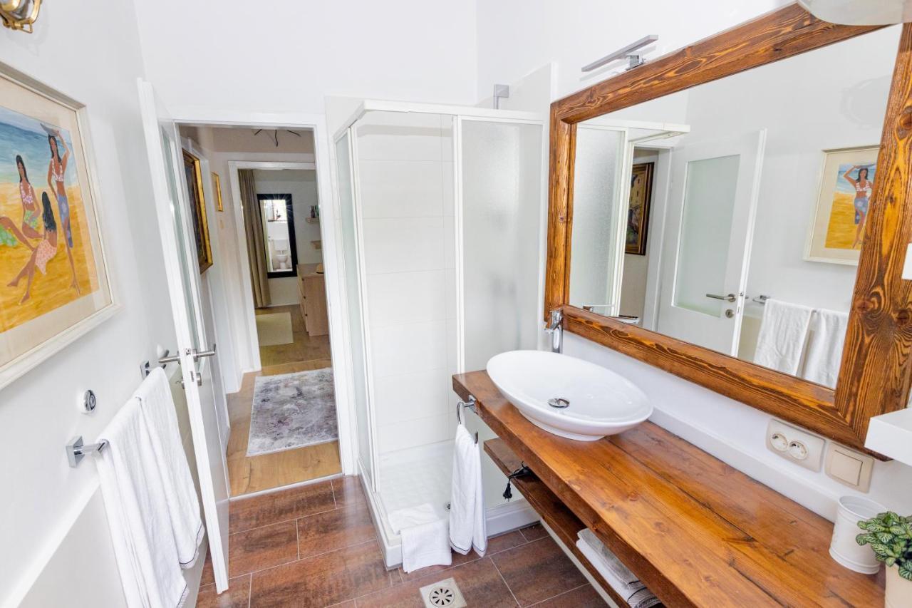 Residence Pecek Novigrad Istria Kültér fotó