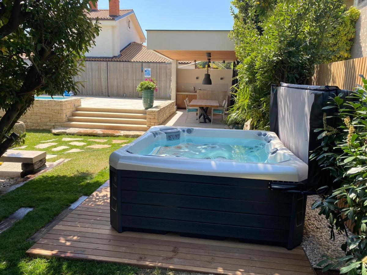 Residence Pecek Novigrad Istria Kültér fotó
